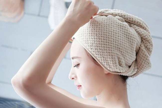 Tại sao tóc rụng nhiều: 6 lý do thường gặp và cách khắc phục hiệu quả tại nhà