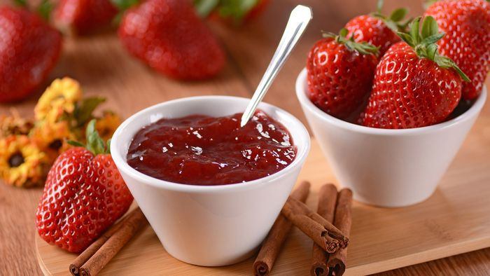 Dâu tây có công dụng làm trắng da mặt cấp tốc