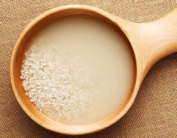 Làm trắng da mặt cấp tốc từ nước vo gạo