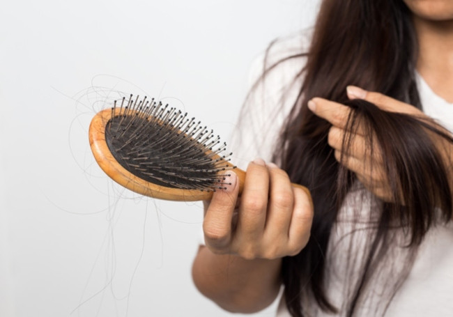 Nguyên nhân rụng tóc sau sinh