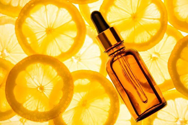 Serum Vitamin C giúp cải thiện tình trạng da