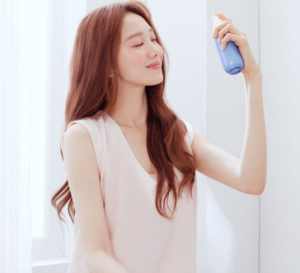 xịt khoáng cho da dầu mụn